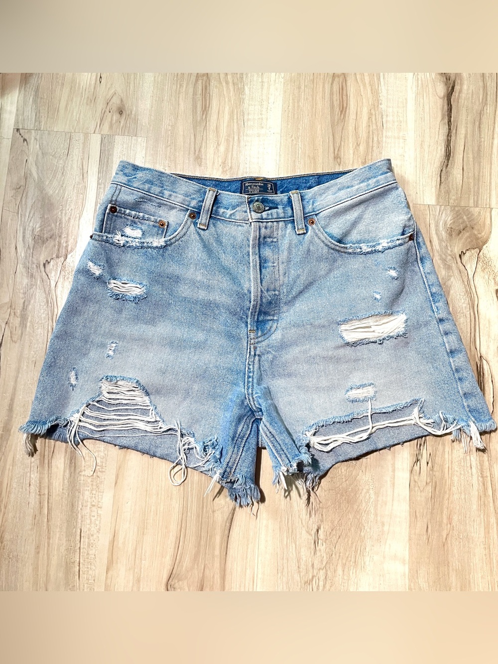 Abercrombie & Fitch Light Blue Distressed Denim Shorts, raw hem size 6/28